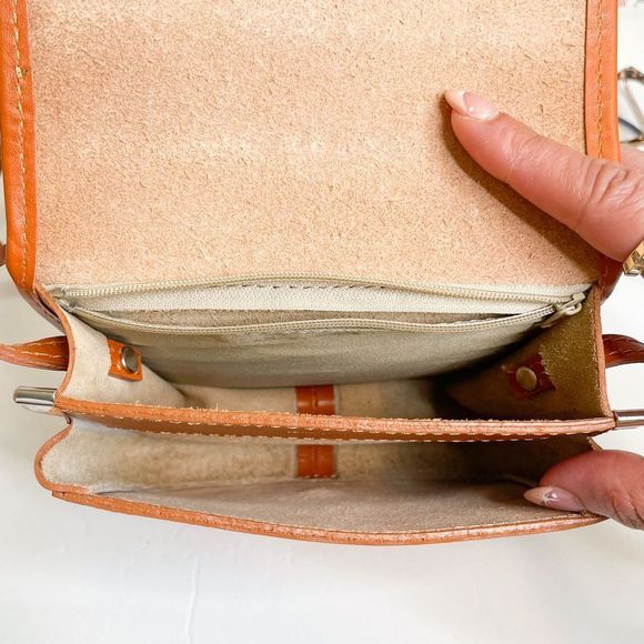 Firenze Italian Leather Saddle bag crossbody - Picture 13 of 13